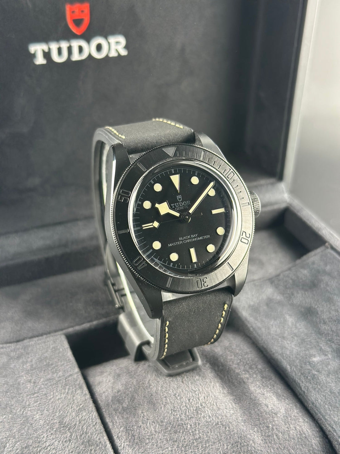 Tudor Ceramic Black 79210CNU