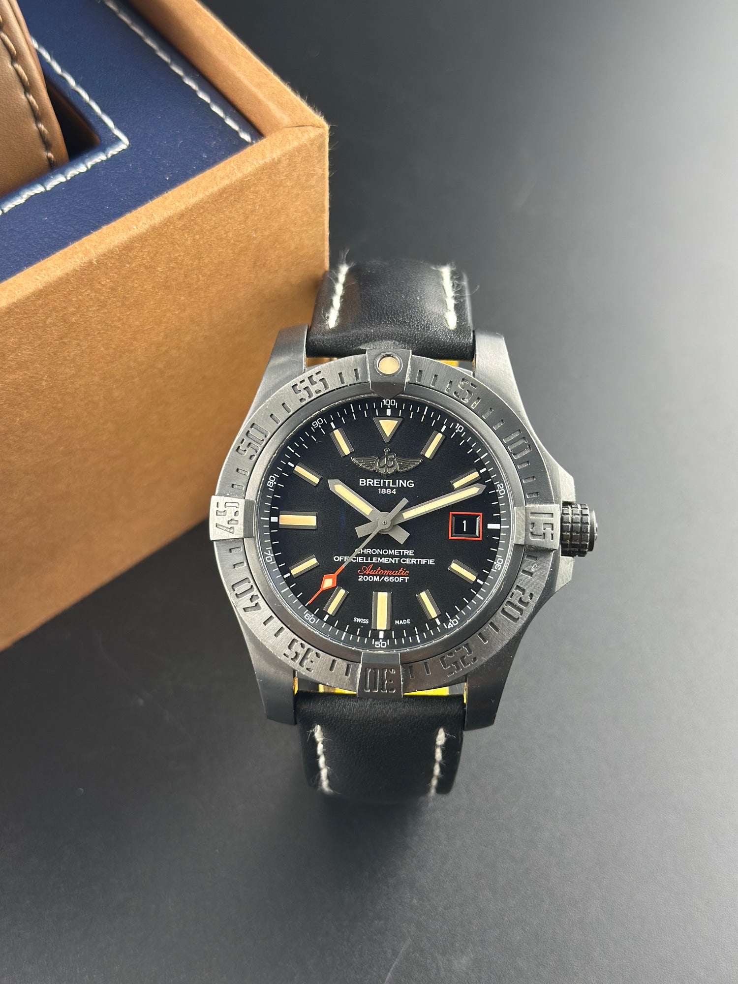 Breitling  Titanium Blackbird Avenger  Black Titanium Leather V1731010