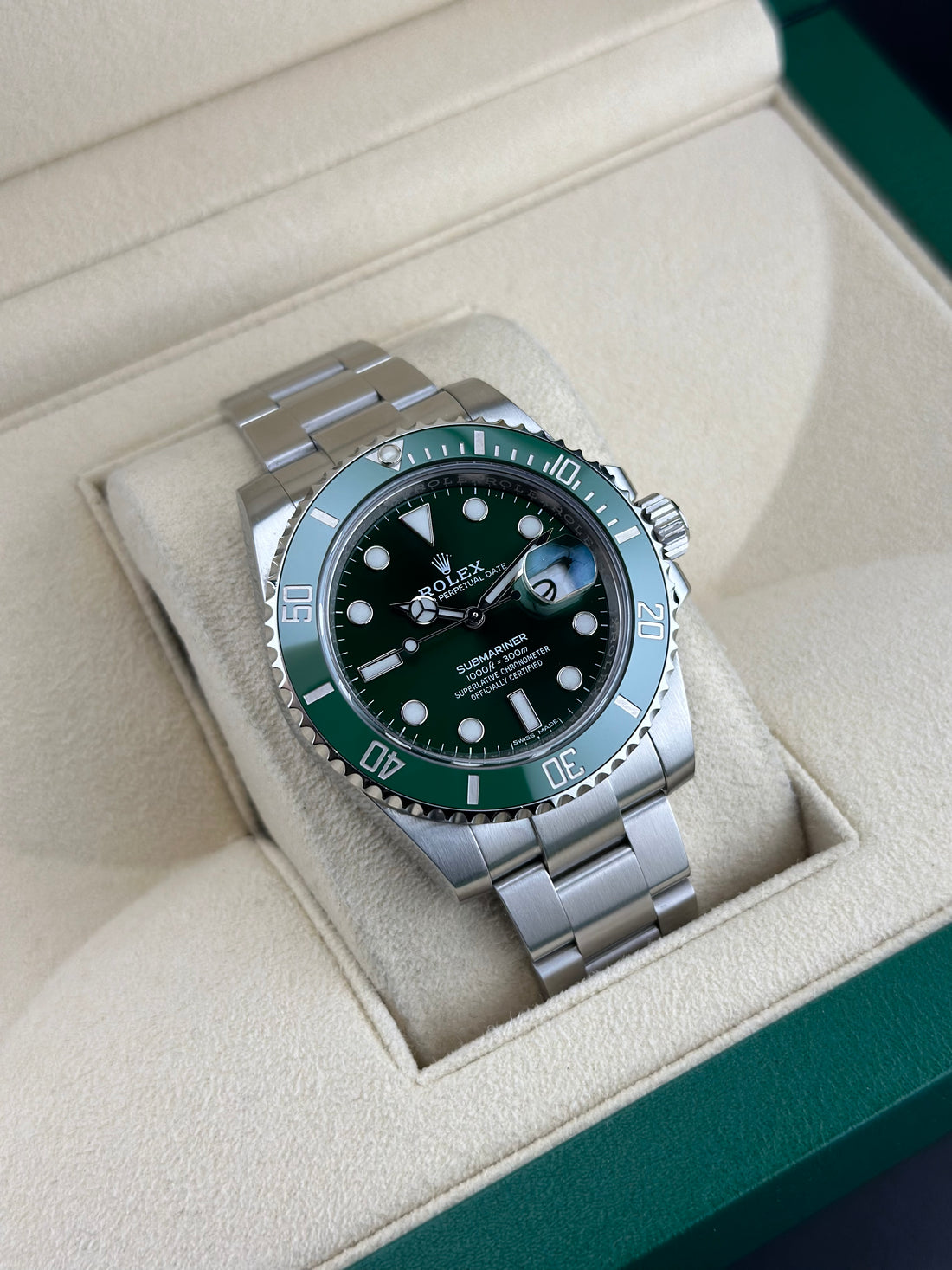 Rolex Submariner Date Hulk 126610LV