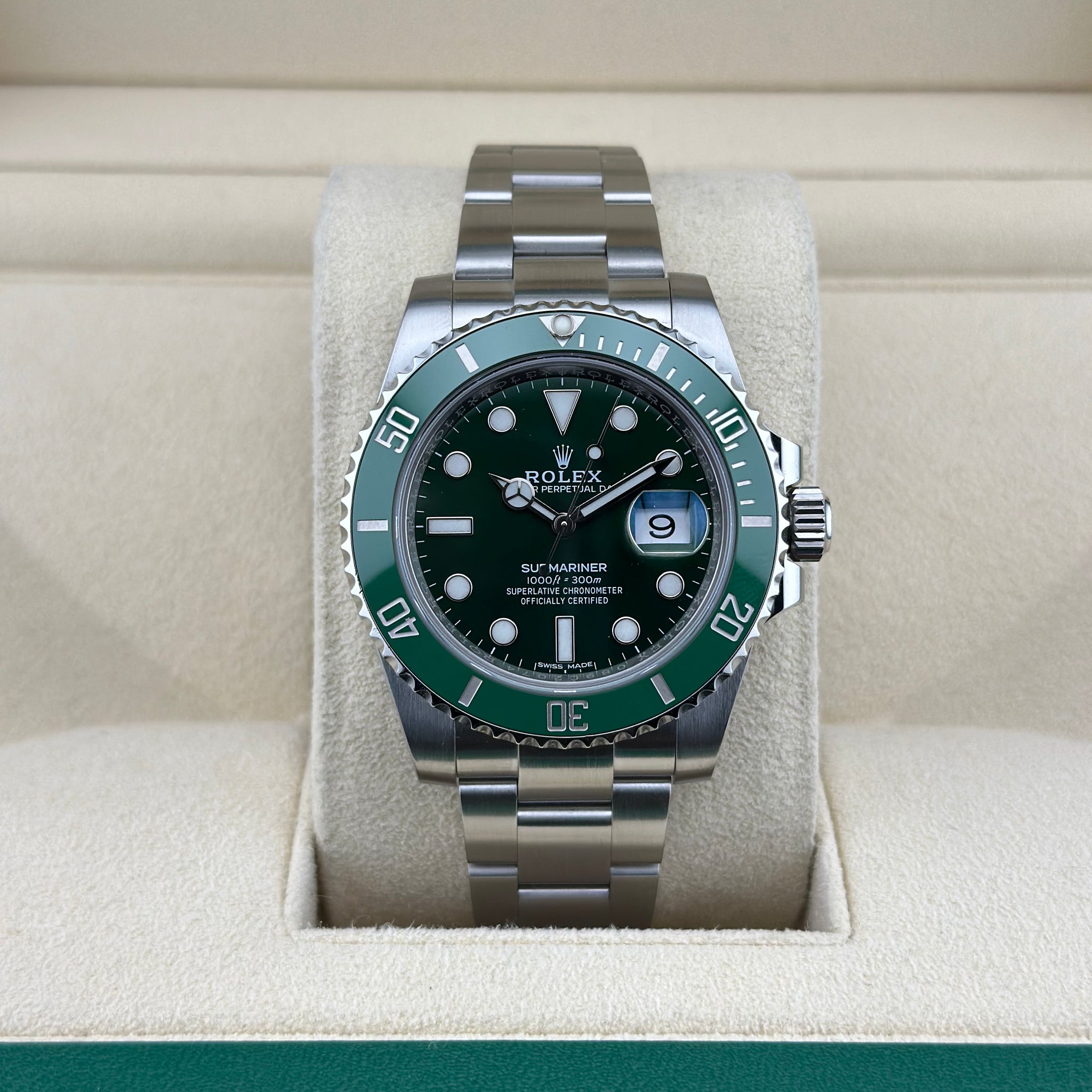 Rolex Submariner Date Hulk 126610LV